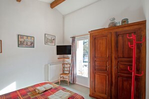 3 habitaciones, tabla de planchar con plancha y wifi gratis