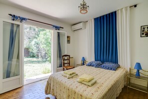 3 chambres, fer et planche à repasser, Wi-Fi gratuit, draps fournis