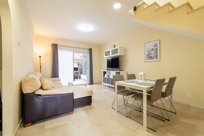 Dining - Holiday Home 'Vista Hermosa' with Lake View, Wi-Fi and Air Conditioning (Ayamonte)