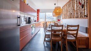 Kaffetrakter/tekoker, kjøleskap, mikrobølgeovn og ovn