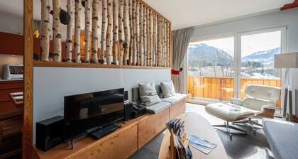 Chalet "Près Du Mélèze" with Mountain View, Shared Garden and Wi-Fi
