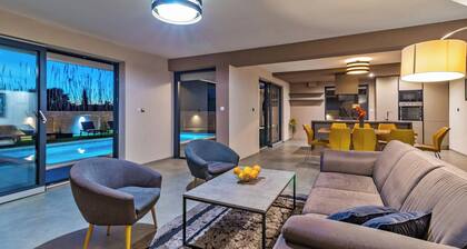 Spacious Villa in Pula With Heated Pool
