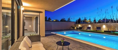 Villa | Pool | Indoor pool, outdoor pool