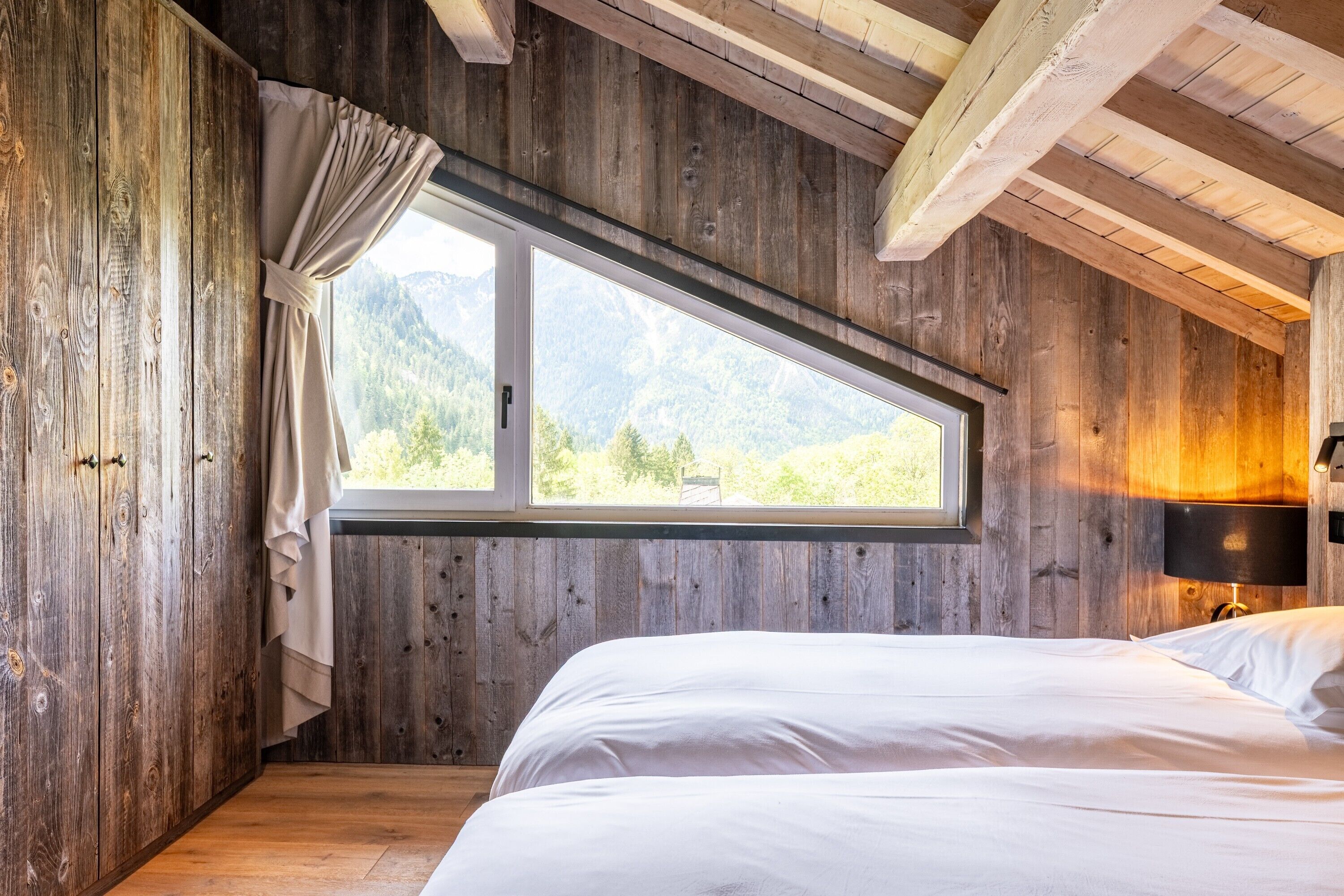 8 slaapkamers, een strijkplank/strijkijzer, gratis wifi