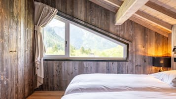 8 slaapkamers, een strijkplank/strijkijzer, gratis wifi