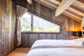 8 chambres, fer et planche à repasser, Wi-Fi gratuit