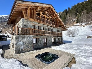 Exterior - Chalet 'Gaston' with Mountain Views, Wi-Fi, and Air Conditioning (Champagny-en-Vanoise)