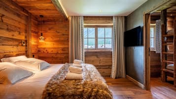 9 quartos, ferros/tábuas de passar roupa, Wi-Fi de cortesia