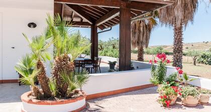 Appartement 'Con Veranda E Cucina' avec vue sur les montagnes, Wi-Fi et climatisation