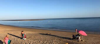 Chalet 'El Paraiso' con vistas al mar, terraza privada y Wi-Fi