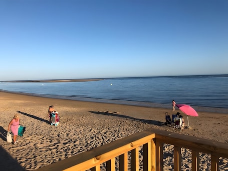 Beach nearby. Chalet El Paraiso with Sea Views, Private Terrace and Wi-Fi