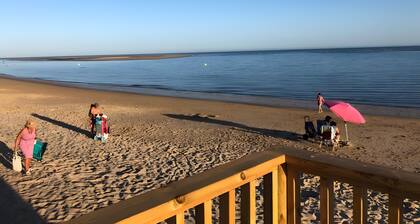 Chalet El Paraíso with Sea Views, Private Terrace and Wi-Fi