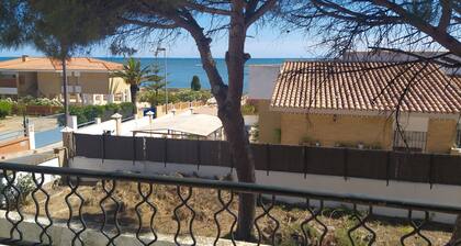 Chalet 'El Paraiso' with Sea View, Private Terrace and Wi-Fi