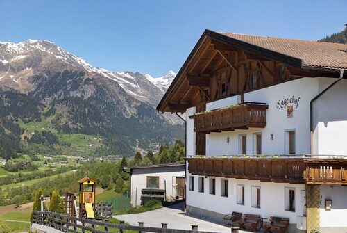 Ferienwohnung 'Buche' mit Bergblick, privatem Garten und Wi-Fi