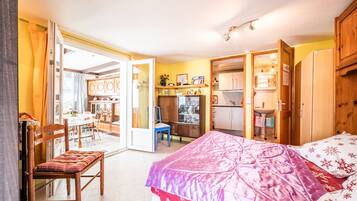 1 Schlafzimmer, Bügeleisen/Bügelbrett, kostenloses WLAN, Bettwäsche