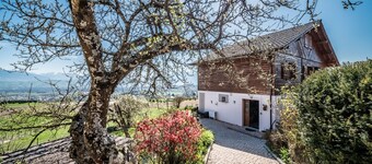 Apartment "Charmant" with Mountain View, Private Terrace and Wi-Fi