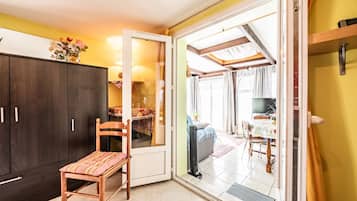 1 chambre, fer et planche à repasser, Wi-Fi gratuit, draps fournis