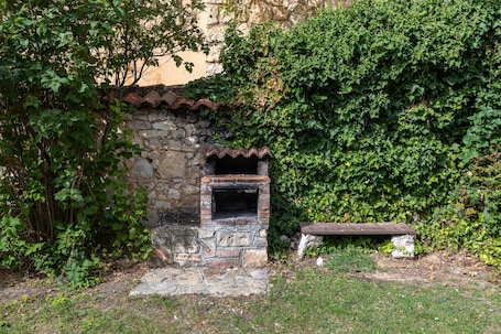 Property grounds. Holiday Home 'De Los Maestros' with Private Garden and Wi-Fi