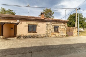 Exterior - Holiday Home 'De Los Maestros' with Private Garden and Wi-Fi (El Arenal)