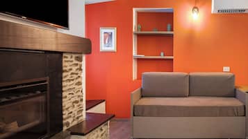 TV, fireplace