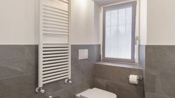 Bruser, hårtørrer, håndklæder