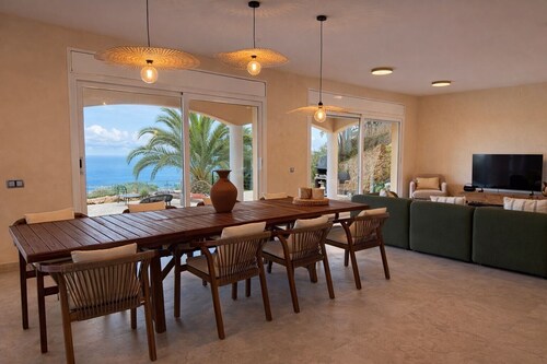 Villa 'La Venta' Grande maison avec vue mer, piscine privée chauffée et climatisation