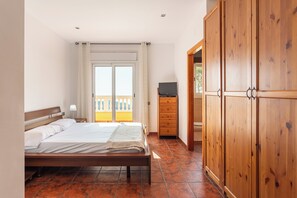 9 bedrooms, free WiFi, bed sheets
