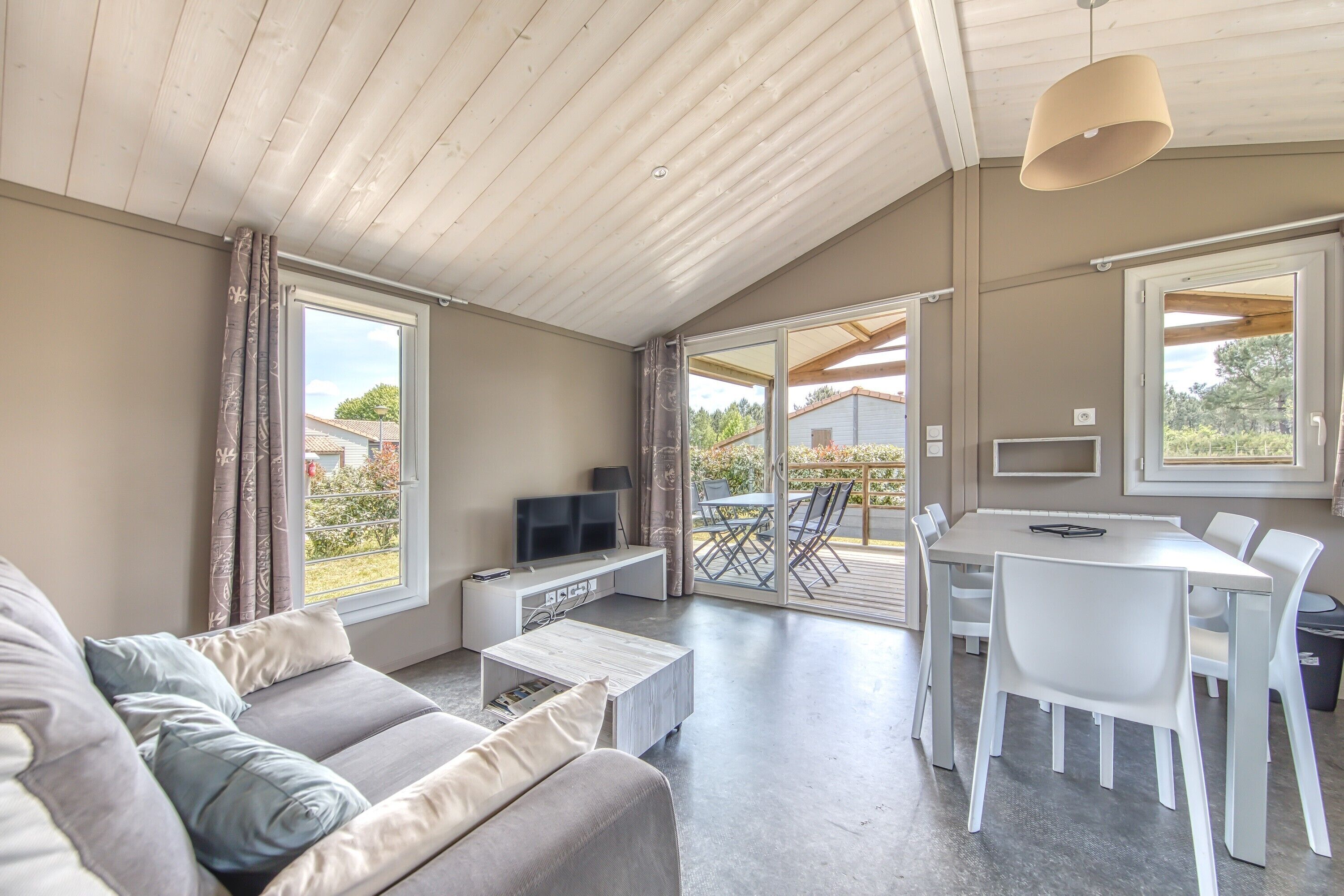 Televisio, pöytätennispöytä