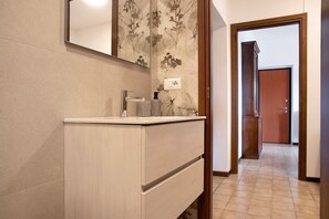 淋浴設備、風筒、提供毛巾