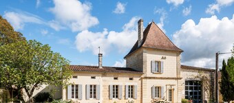 Authentic Stay at Château Vieux Mougnac: Organic Vineyard, Saint-Emilion, Wine & Relaxation
