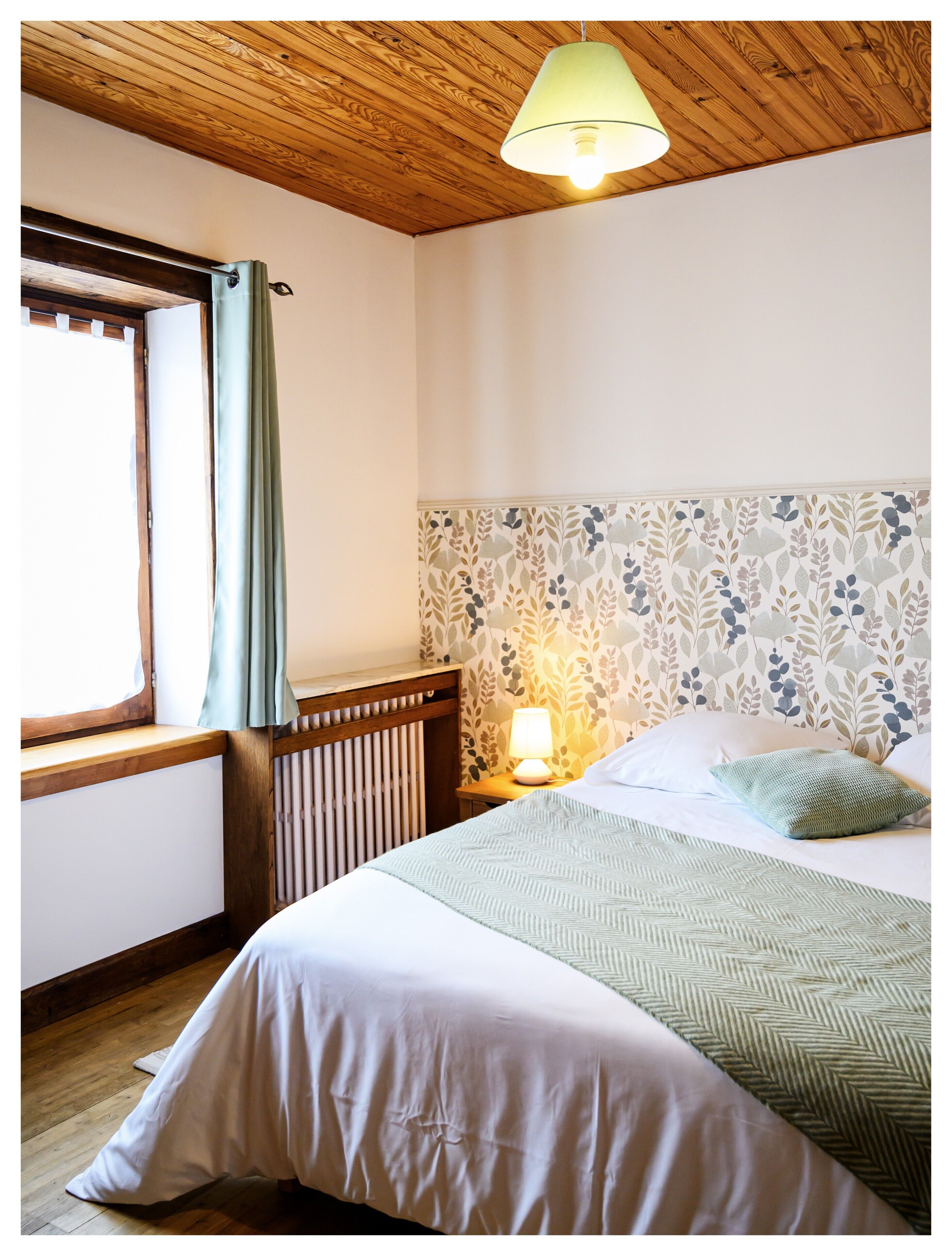 4 slaapkamers, een strijkplank/strijkijzer, gratis wifi, beddengoed