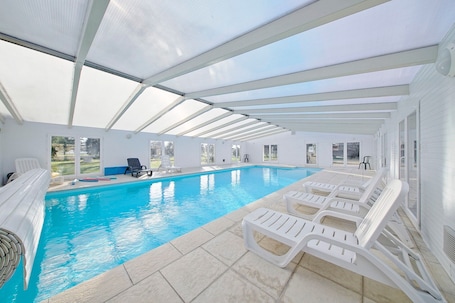 Indoor pool, a heated pool. Cottage 'Le Prunier' with Shared Garden and Wifi