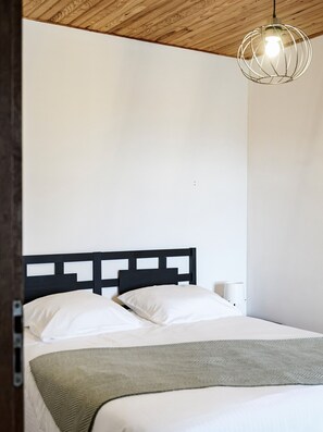 5 chambres, fer et planche Ă  repasser, Wi-Fi gratuit, draps fournis