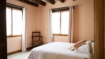 5 Schlafzimmer, Bügeleisen/Bügelbrett, kostenloses WLAN, Bettwäsche