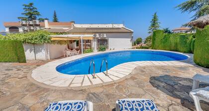 Villa 'Leonor Con Piscina Privada' with Mountain View, Wi-Fi and Air Conditioning