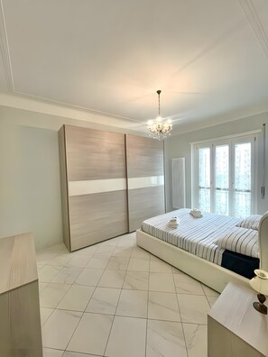 2 bedrooms, iron/ironing board, free WiFi, bed sheets - Apartment 'Centralissimo' with Balcony, Wi-Fi and Air Conditioning (Sanremo)