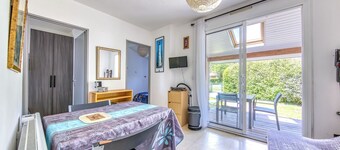 Comfortable Chalet Near the Beach and Marina – Garden, Parking, Leisure Facilities