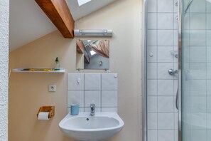 Douche, serviettes fournies