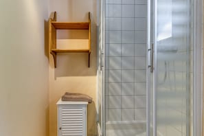 Shower, towels