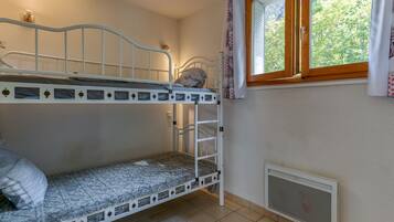 1 chambre, Wi-Fi gratuit, draps fournis