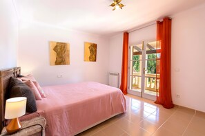 4 chambres, Wi-Fi gratuit, draps fournis