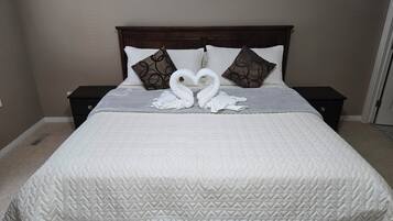 4 sovrum, skrivbord, wi-fi och sÀngklÀder