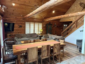 Smart TV - House in the woods perfect vacation rental for those to escape (Adams)