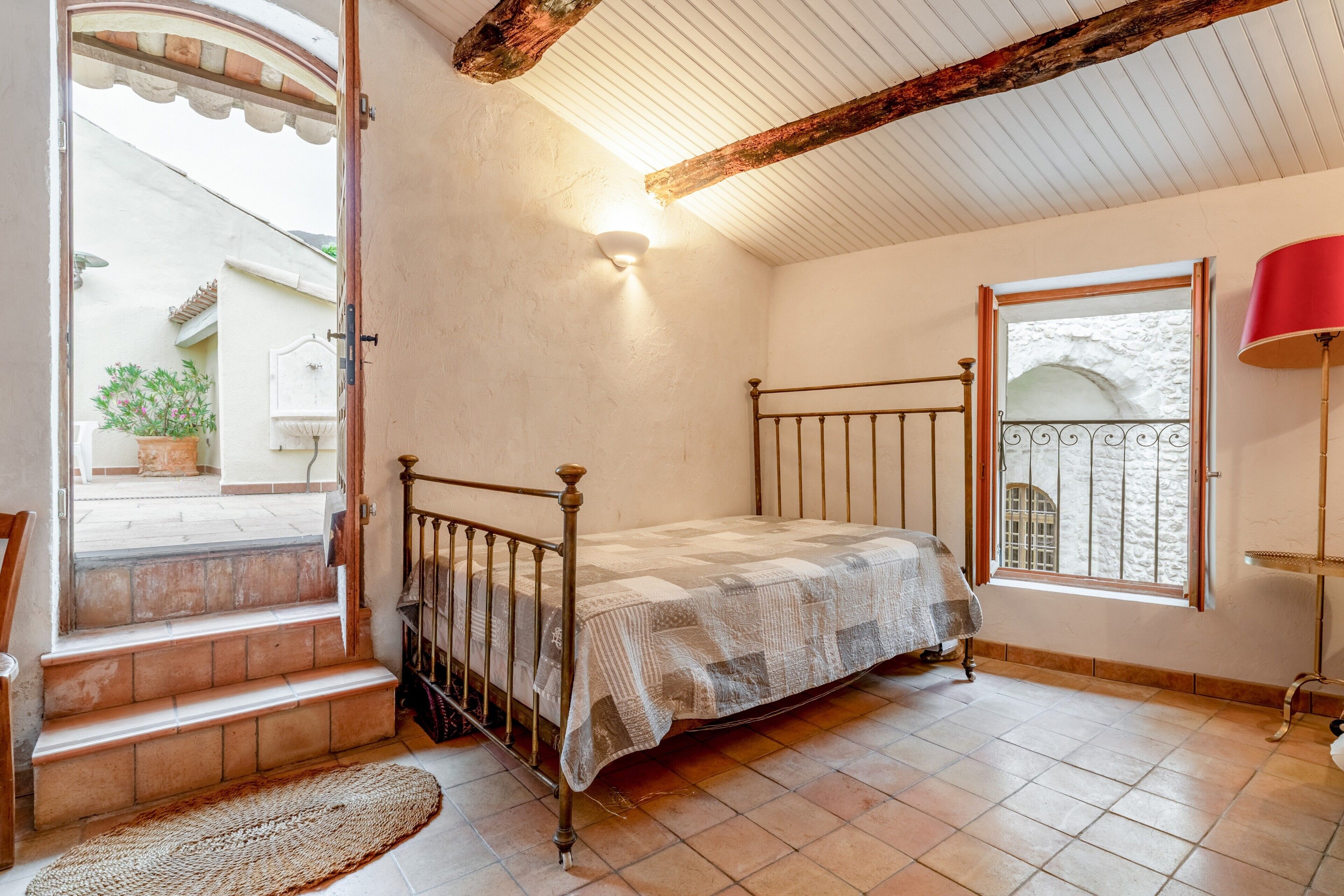 2 bedrooms, bed sheets