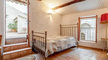2 bedrooms, bed sheets