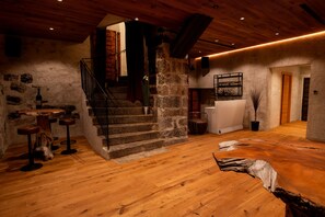 Interior - Room 'Elite 1' with Mountain View and Wi-Fi (Merano)
