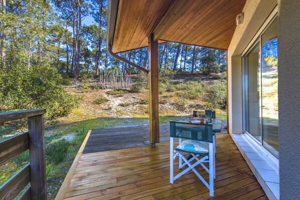 Outdoor dining - Holiday home in Carcans: between lake and ocean, close to cycle paths (Carcans)