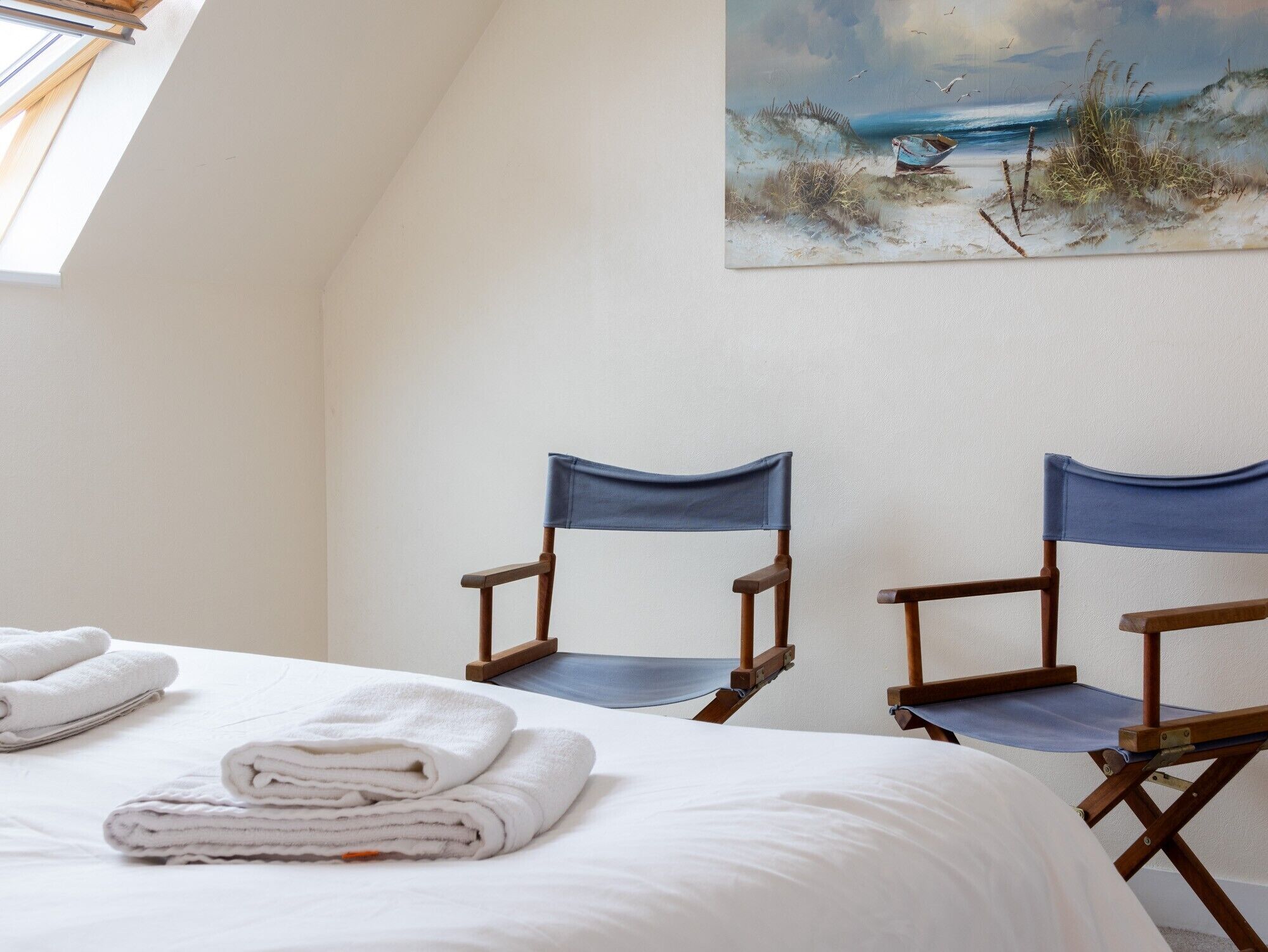 2 bedrooms, iron/ironing board, bed sheets