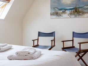 2 habitaciones, tabla de planchar con plancha y ropa de cama 