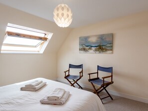 2 bedrooms, iron/ironing board, bed sheets